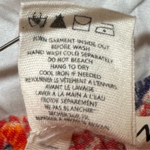 Billabong- Women’s  Red & Yellow🌼 Floral Shorts (M) - Picture 9 of 9